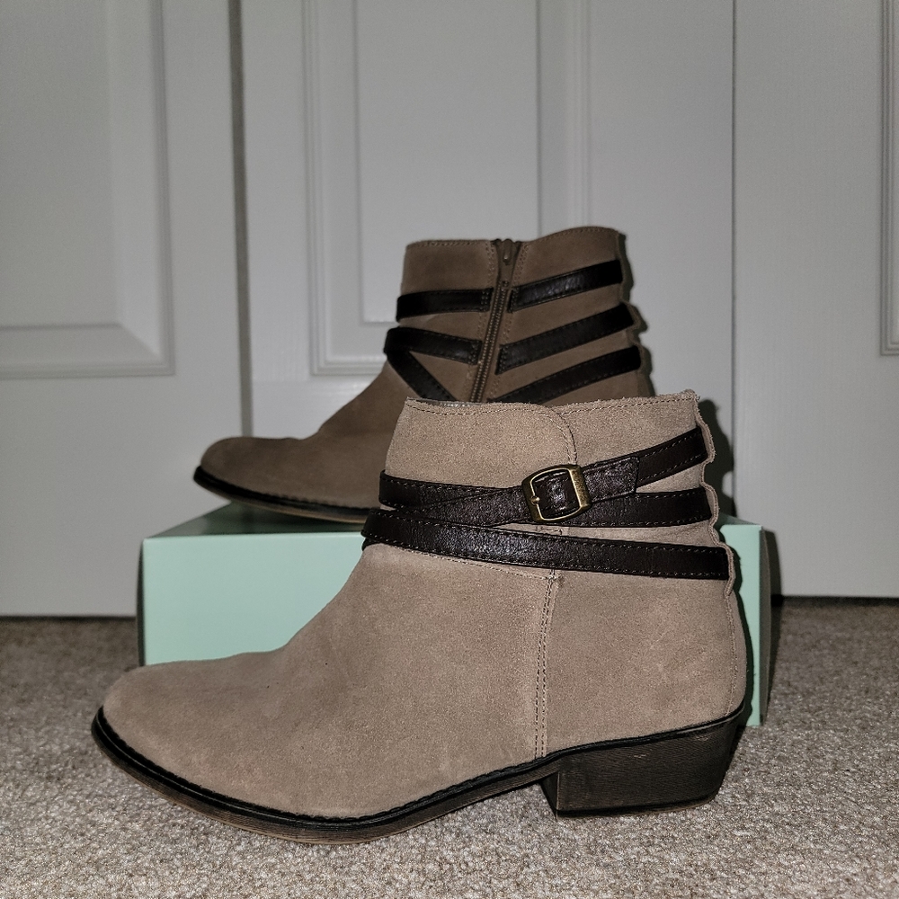 Short brown boots